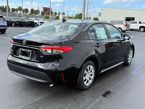 Used 2026 Toyota Corolla LE image 7