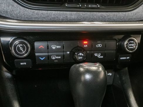 Used 2022 Jeep Compass Latitude FWD image 19