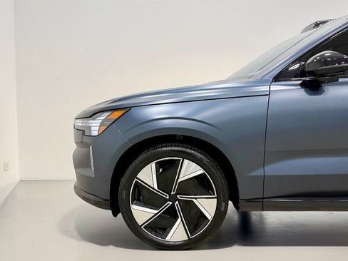 Used 2025 Volvo EX90 Ultra AWD/4WD image 19