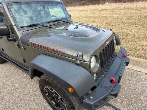 Used 2016 Jeep Wrangler Unlimited Rubicon image 39