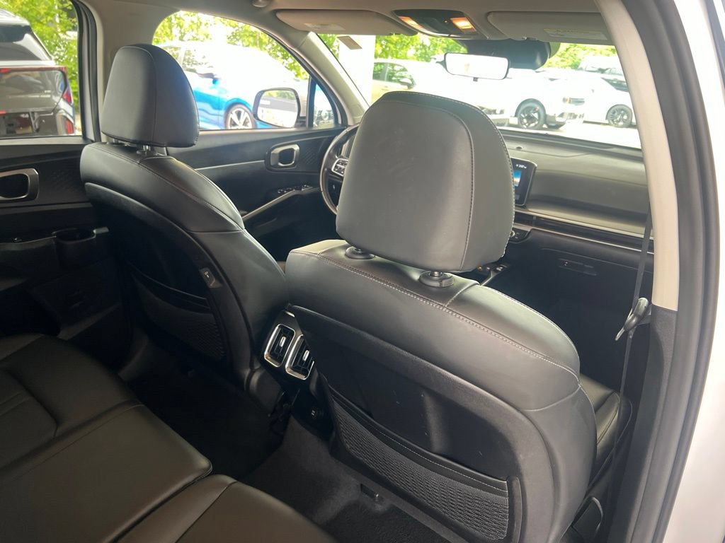 Certified 2024 Kia Sorento S FWD image 14