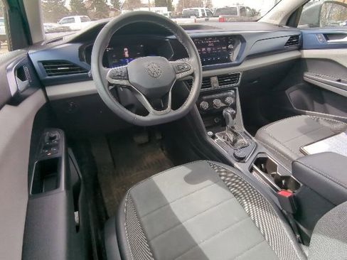 Used 2023 Volkswagen Taos SE AWD/4WD image 16