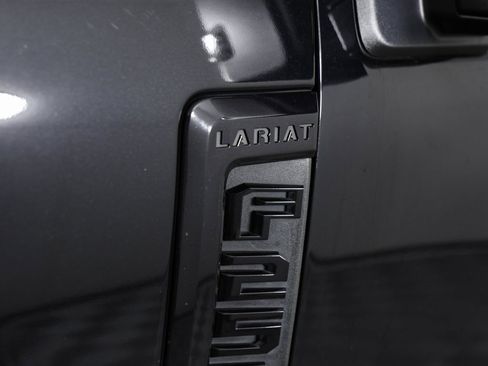 Used 2022 Ford F250 Lariat w/ Black Appearance Package image 4