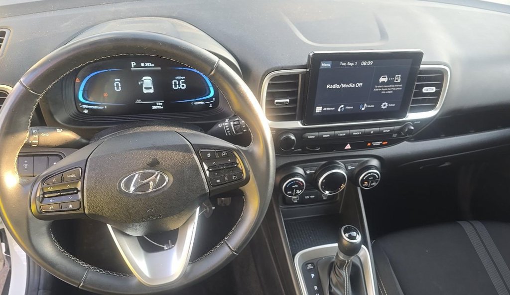 Used 2025 Hyundai Venue SEL FWD image 8