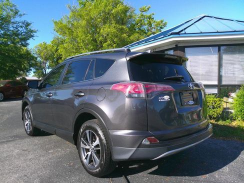 Used 2018 Toyota RAV4 XLE image 7
