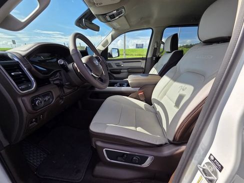 Used 2025 RAM 1500 Laramie AWD/4WD image 14