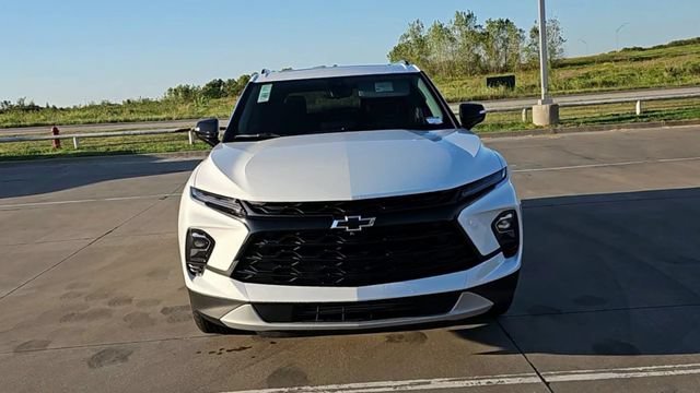 New 2026 Chevrolet Blazer LT w/ Sound & Technology Package FWD image 3