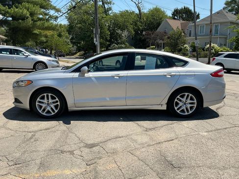 Used 2016 Ford Fusion SE FWD image 6