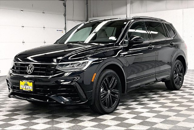 Used 2022 Volkswagen Tiguan SE R-Line FWD image 11