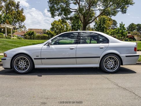 Used 2002 BMW M5 RWD image 1