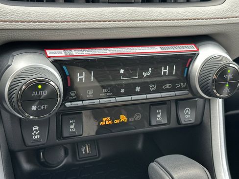 New 2025 Toyota RAV4 XLE w/ Convenience Package image 18