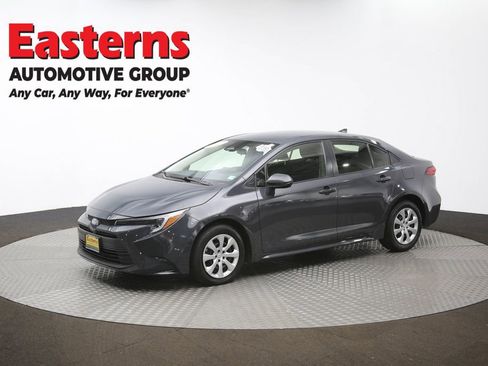 Used 2023 Toyota Corolla LE w/ Carpet Mat Package (TMS) image 56