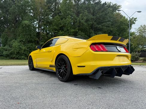 Used 2015 Ford Mustang Coupe RWD image 7