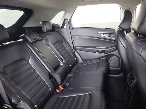 Used 2024 Ford Edge SEL image 33