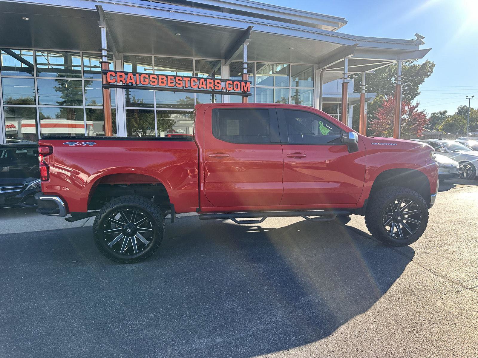 Used 2019 Chevrolet Silverado 1500 LT AWD/4WD image 2