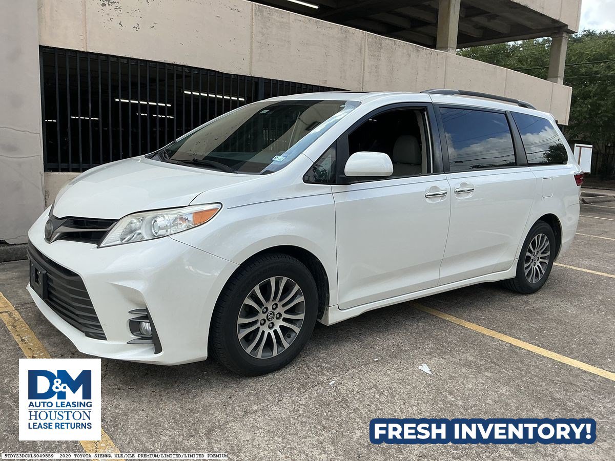 Used 2020 Toyota Sienna XLE w/ XLE Navigation Package FWD image 2