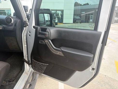 Used 2012 Jeep Wrangler Unlimited Sport AWD/4WD image 9