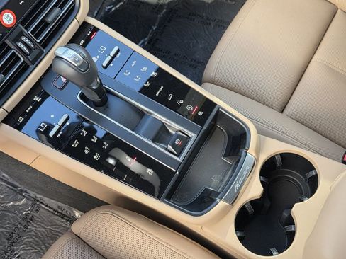 Used 2025 Porsche Macan S image 31