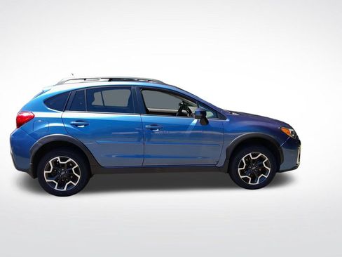 Used 2017 Subaru Crosstrek 2.0i Premium AWD/4WD image 9