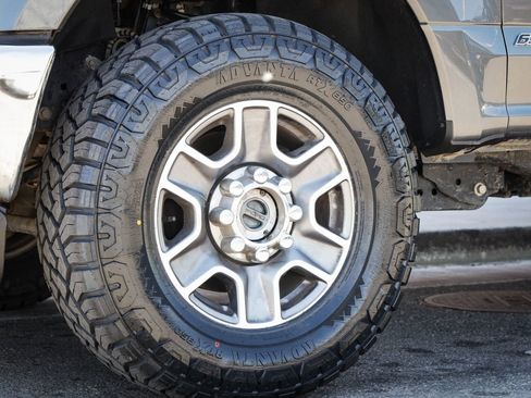 Used 2019 Ford F250 XLT w/ XLT Value Package AWD/4WD image 11