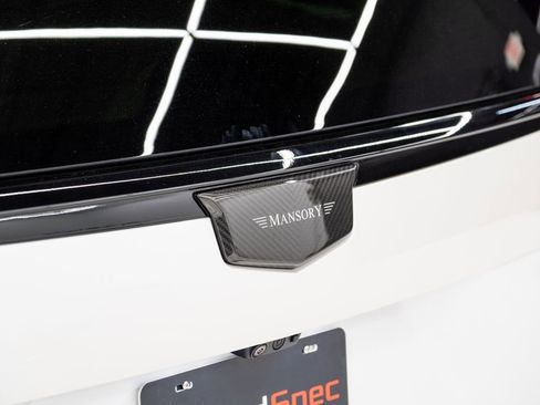 Used 2024 Cadillac Escalade Sport Platinum w/ LPO, ONYX Package image 17