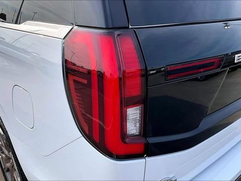 Used 2025 Ford Expedition King Ranch AWD/4WD image 28