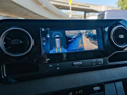 Used 2025 Mercedes-Benz Sprinter 2500 image 28