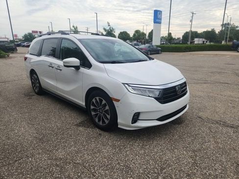 Used 2024 Honda Odyssey EX-L image 3