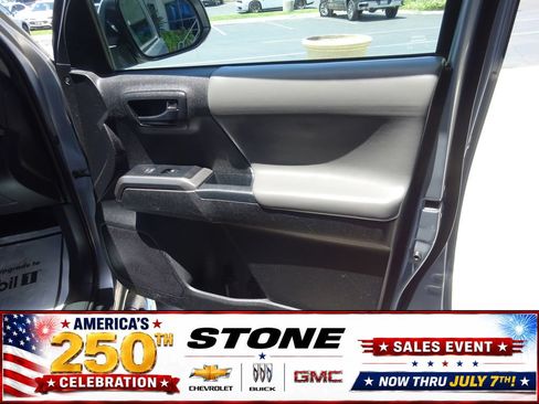 Used 2021 Toyota Tacoma SR5 RWD image 31