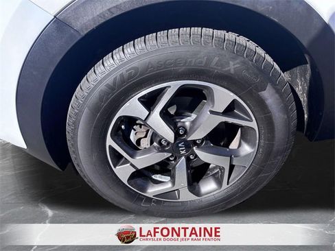 Used 2020 Kia Sportage LX image 28