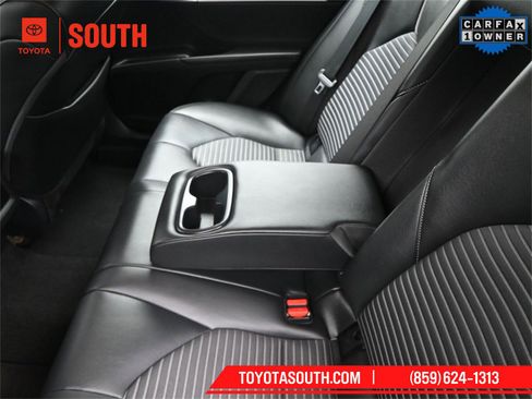 Used 2024 Toyota Camry SE image 28
