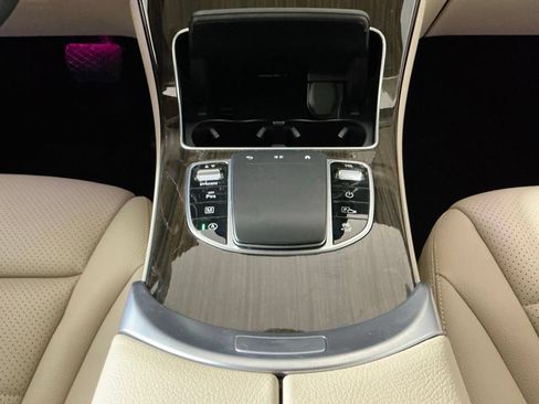 Used 2022 Mercedes-Benz GLC 300 image 12