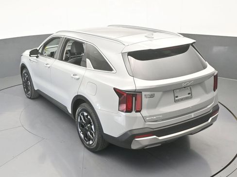 Used 2025 Kia Sorento S w/ Panoramic Sunroof Package image 54