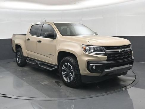 Used 2022 Chevrolet Colorado Z71 AWD/4WD image 32