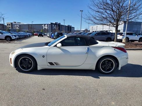 Used 2005 Nissan 350Z Touring image 9