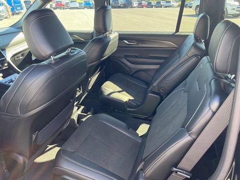 New 2025 Jeep Grand Cherokee L Altitude image 14