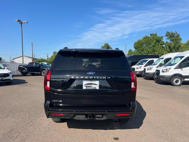 Used 2025 Ford Expedition Active AWD/4WD image 4