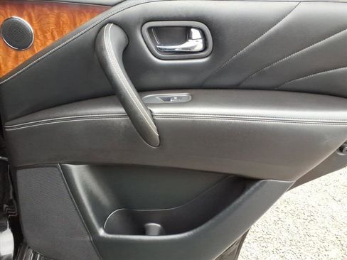 Used 2015 INFINITI QX80 w/ Deluxe Technology Package image 10