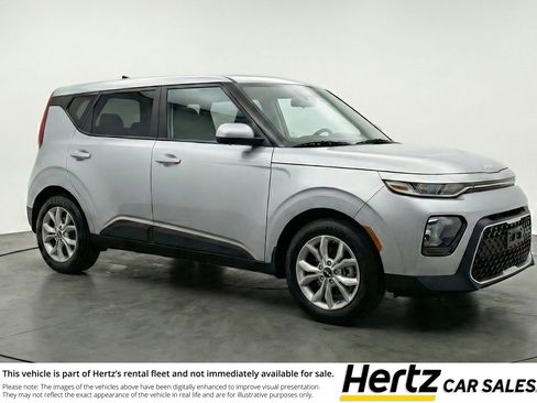 Used 2025 Kia Soul LX w/ LX Technology Package FWD image 1