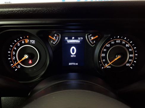Used 2024 Jeep Gladiator Sport AWD/4WD image 18