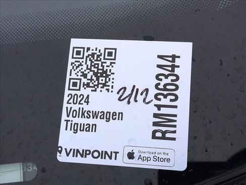 Used 2024 Volkswagen Tiguan SE image 27