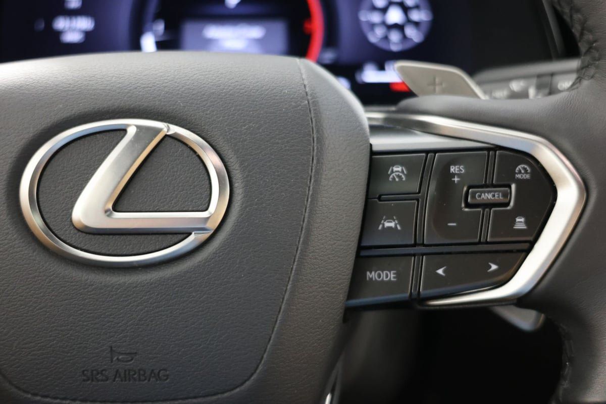 Used 2025 Lexus RX 350 Premium w/ Accessory Package AWD/4WD image 28
