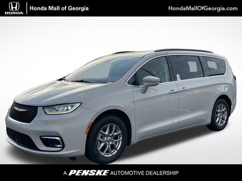 Used 2021 Chrysler Pacifica Touring image 1