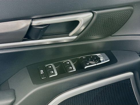 Used 2025 Kia Telluride S image 15