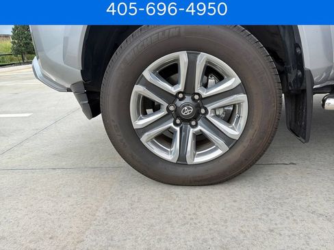 Used 2018 Toyota Tacoma Limited RWD image 30
