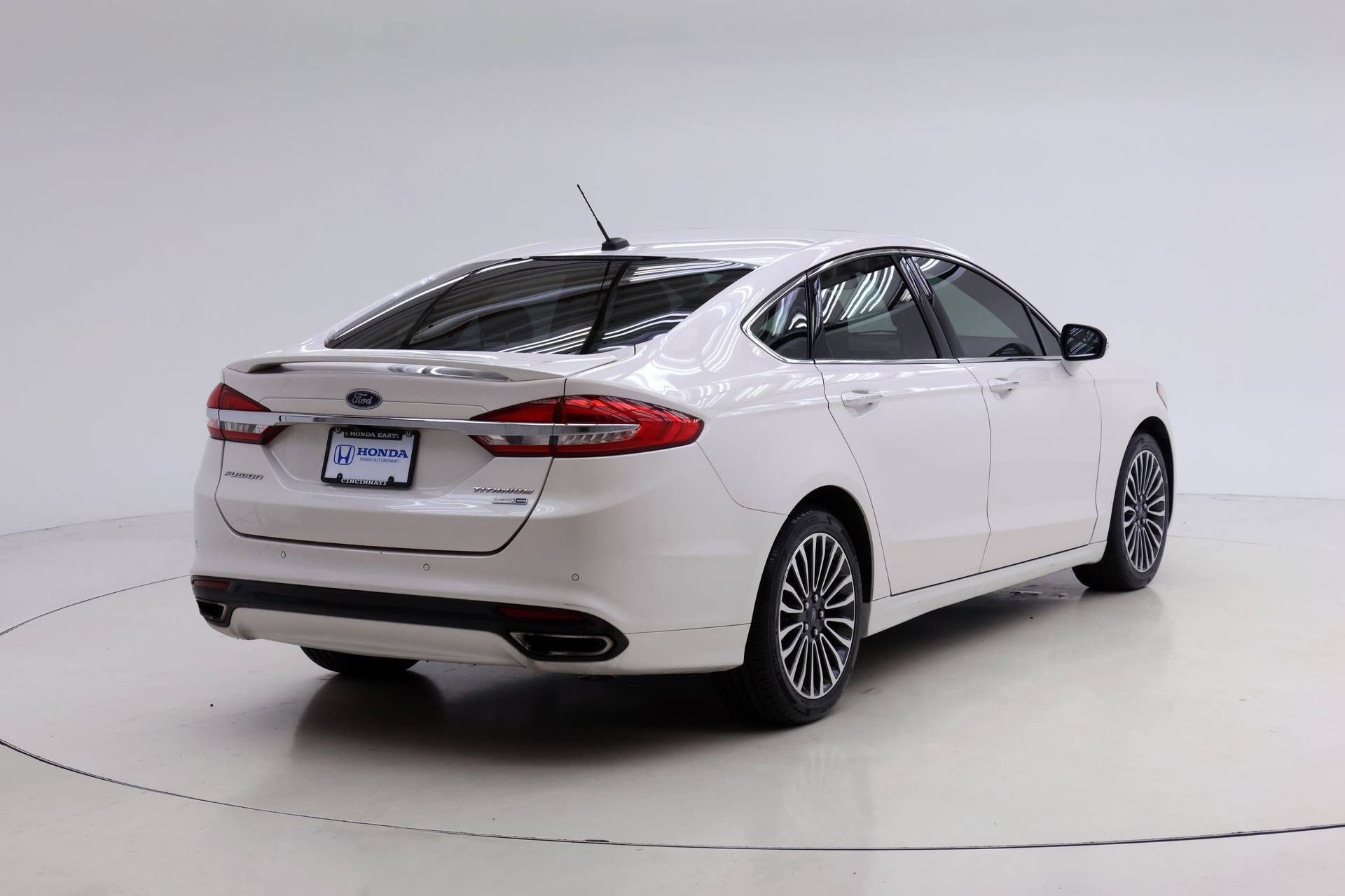 Used 2018 Ford Fusion Titanium AWD/4WD image 2