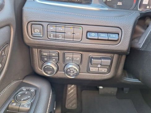 Used 2021 GMC Yukon Denali w/ Denali Ultimate Package image 22