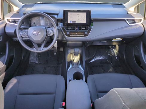 Used 2025 Toyota Corolla LE image 10