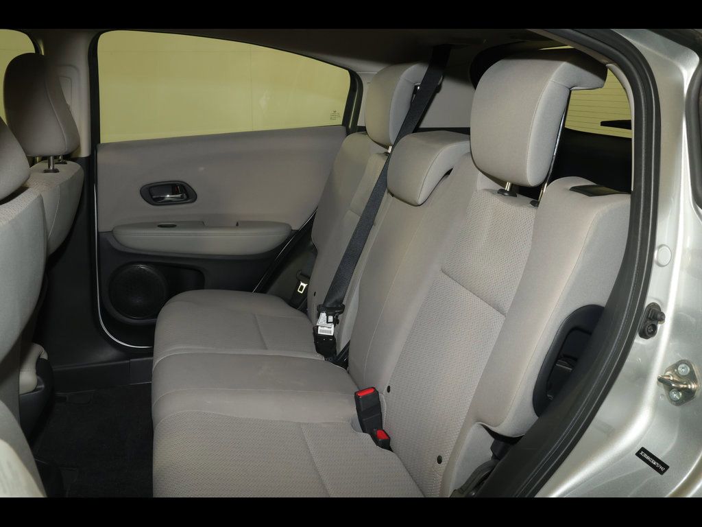 Used 2016 Honda HR-V LX image 17