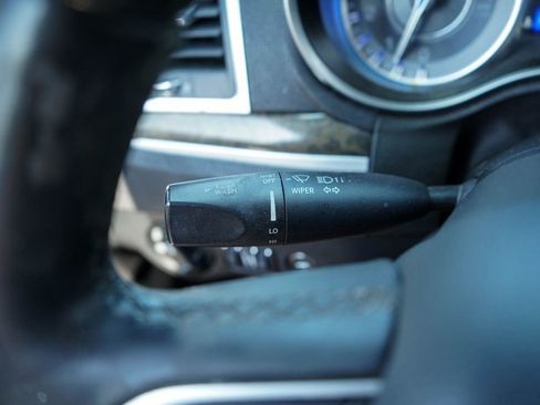 Used 2019 Chrysler 300 Limited w/ Safetytec Plus Group image 29